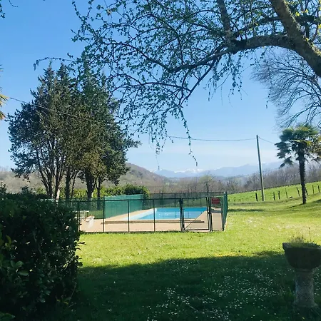 Holiday home L'oree Des Roses, De Avec Jardin Et Piscine *