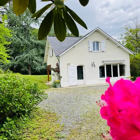 L'oree Des Roses, De Avec Jardin Et Piscine *