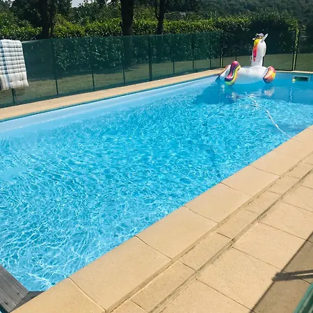L'oree Des Roses, De Avec Jardin Et Piscine Сasa de vacaciones