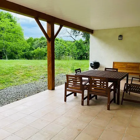 Holiday home L'oree Des Roses, De Avec Jardin Et Piscine *