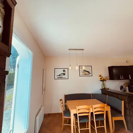 L'oree Des Roses, De Avec Jardin Et Piscine Casa vacanze Gan